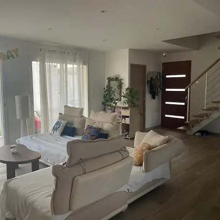 Modern House With Pool Дом отдыха *